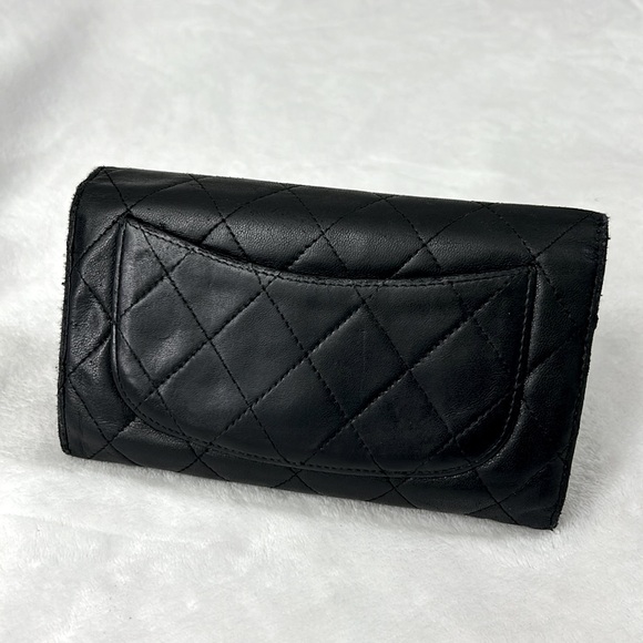 🖤Vtg CHANEL Lambskin Classic quilted flap wallet - Picture 3 of 17
